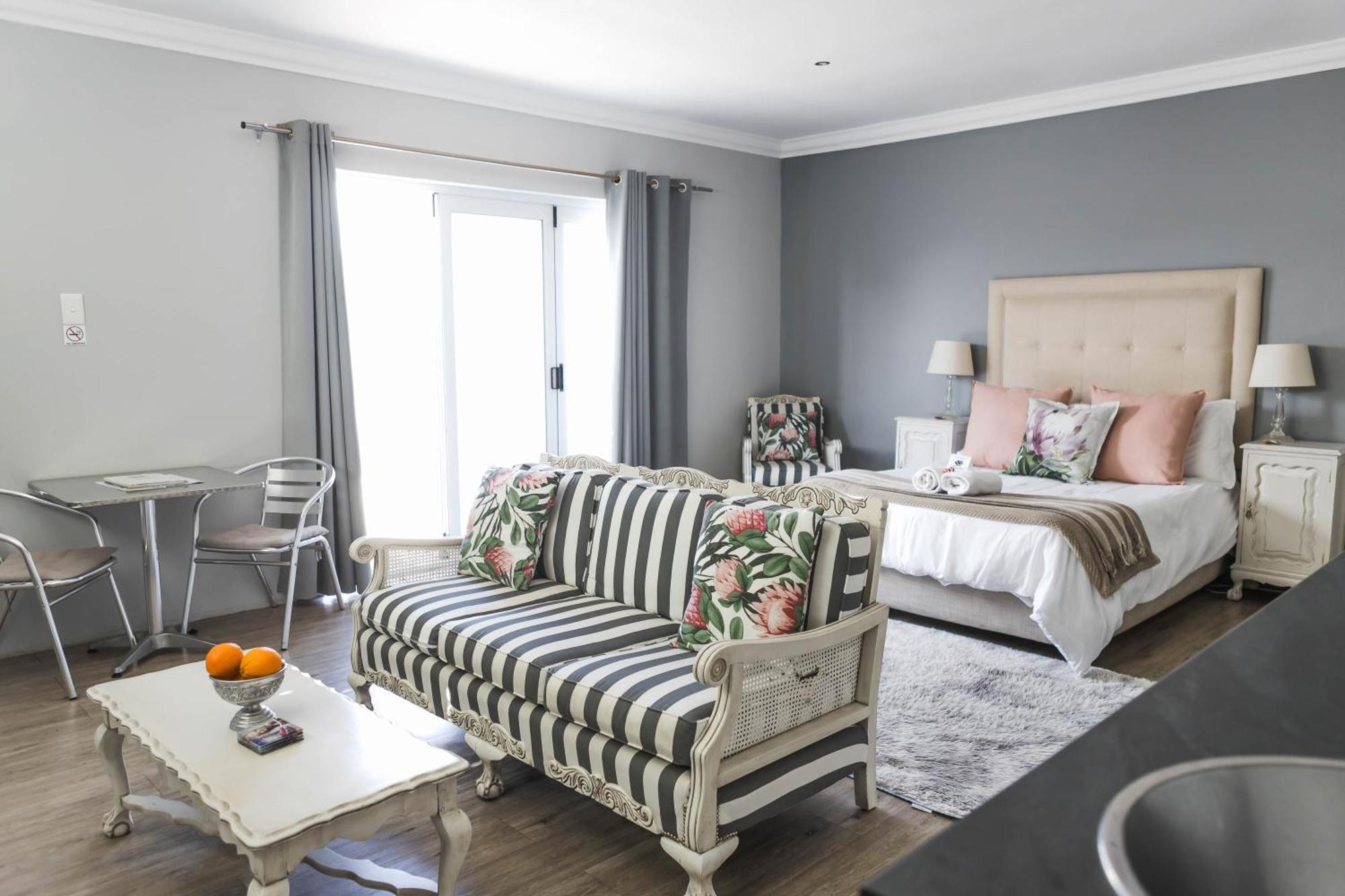 Namaste Spacious Studio Apartment ลางเงอบาน ภายนอก รูปภาพ